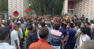 নাটোর-১: বিএনপির প্রার্থী পরিবর্তনের দাবিতে রেলপথ অবরোধ-বিক্ষোভ